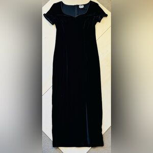 VTG Robbie Bee Velvet Maxi Dress Formal Evening Sweetheart Neckline Short Sleeve